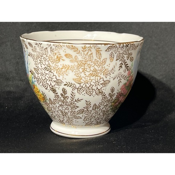 Colclough bone china tea cup. Lady in garden. Floral. Made in England. Beautiful - Picture 4 of 7